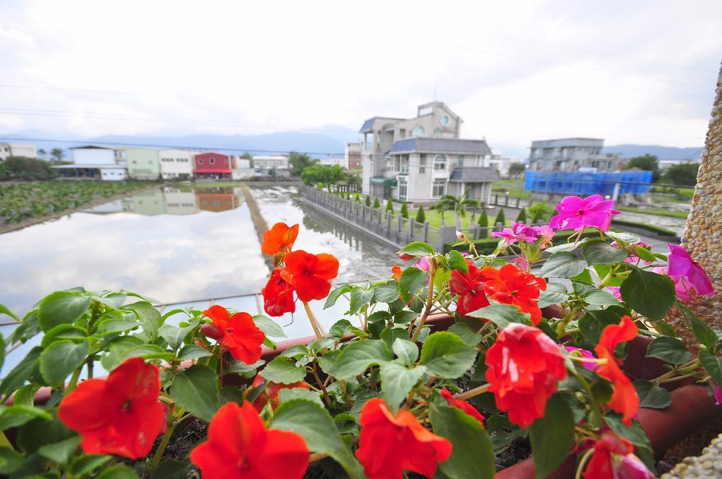 Happy Orange Homestay Yilan Eksteriør bilde